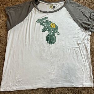 New Era Gray and White Short Sleeve Tee